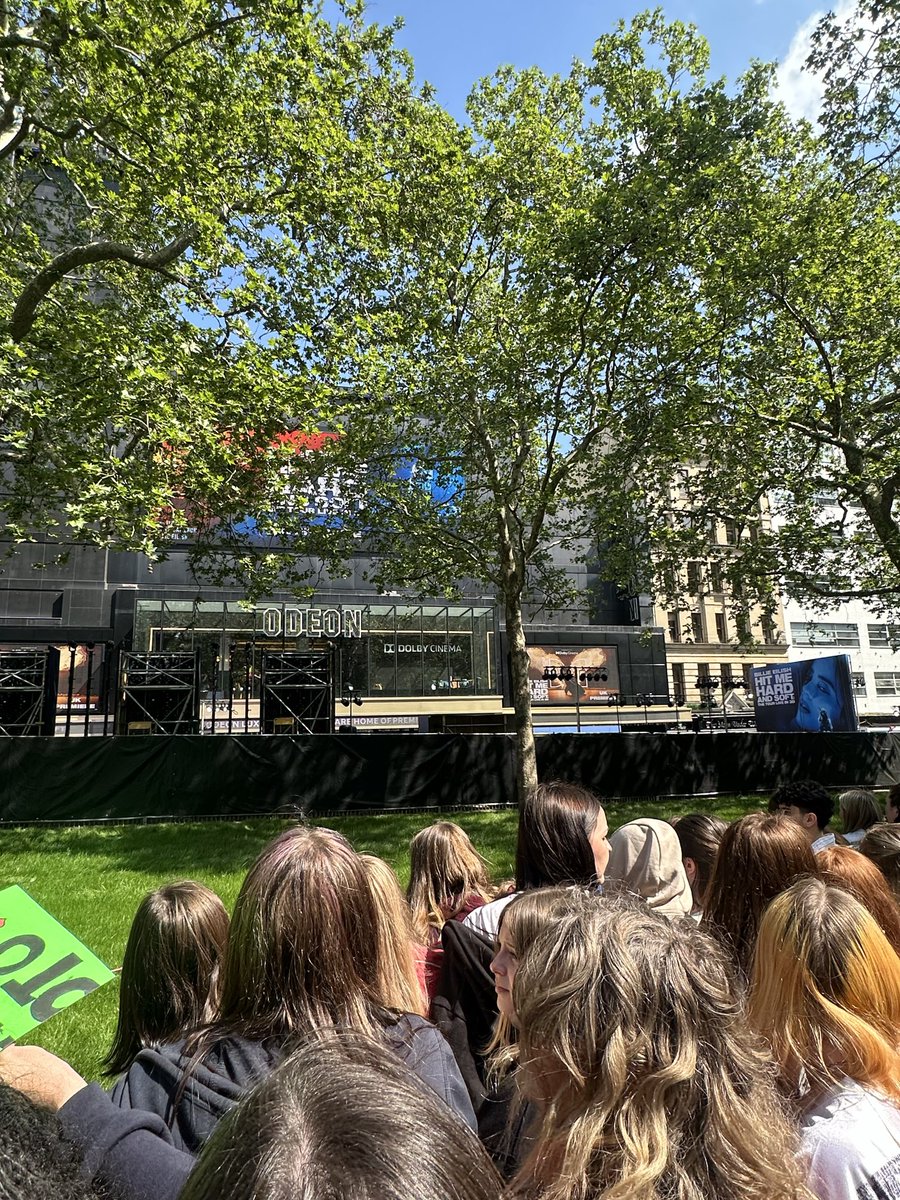 although i am so grateful leicester square did this for us it is torture i wish i was inside the actual premiere 💔💔