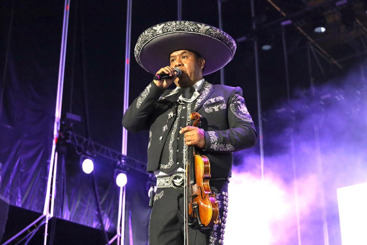 La esencia de México se hizo presente en el Foro de las Estrellas Nissan con la impecable presentación del Mariachi de la Guardia Nacional, que conquistó al público con un espectáculo cargado de identidad, elegancia y profundo arraigo cultural.

¿Lo viste?
 #FNSM2026 #Mariachi