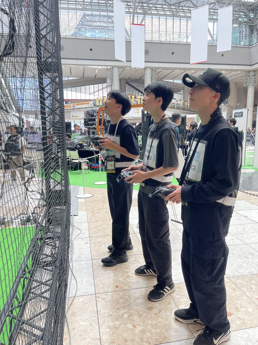 PYC_BRP's tweet image. 東京ビックサイトイベント。F9A-Bデモ&amp;amp;ドローン操縦体験
#株式会社Prodrone
#pyc
#fai 
#子供が主役