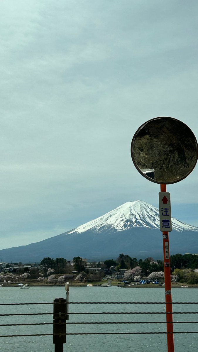 ciknishh's tweet photo. Fujisan checked off the bucket list 🇯🇵🗻 #mtfuji #fujisan https://t.co/AGCZKsjVX8