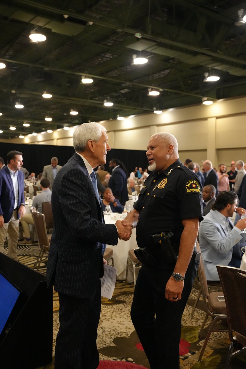 Dallas Police Dept tweet media
