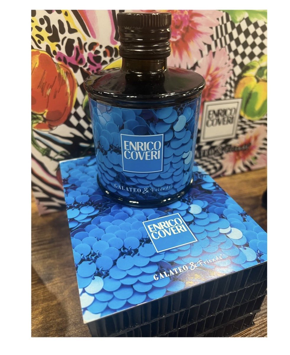 Galateofriends's tweet image. Repost from France @galateofriends in conversation with @enricocoveri_official Paillettes #extravirginoliveoil #tuscanstyle #capsule