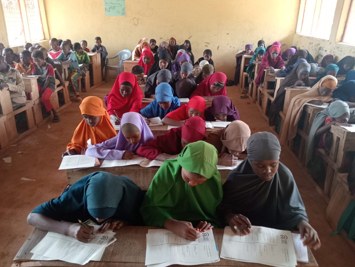 SaveChildren_KE's tweet photo. From classrooms constructions to the distribution of assistive devices to children living with disabilities, @SaveChildren_Ke through Accelerated Education Program (AEP) centres is driving inclusive education and transforming lives across Dadaab refugee camps, with the generous support of the @EU_Commission. ✨

Through the Accelerated Education Program, learners once excluded from education due to displacement and hardship are now getting a second chance, and thriving. Across all our AEP centres, 100% of learners who sat for end‑term exams met or exceeded expectations, proving that accelerated, inclusive learning works.

This impact goes beyond classrooms, it restores dignity, confidence and hope, opening pathways to brighter futures through education. 💙

#InclusiveEducation #AcceleratedEducation #EducationForAll