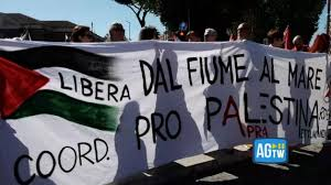 x810990's tweet image. #Telese, parlaci delle bandiere di #Hamas, "...l'ha detto quello ...l'ha detto quell'altro"!!!!!
SOLO CHIACCHIERE E DISTINTIVO