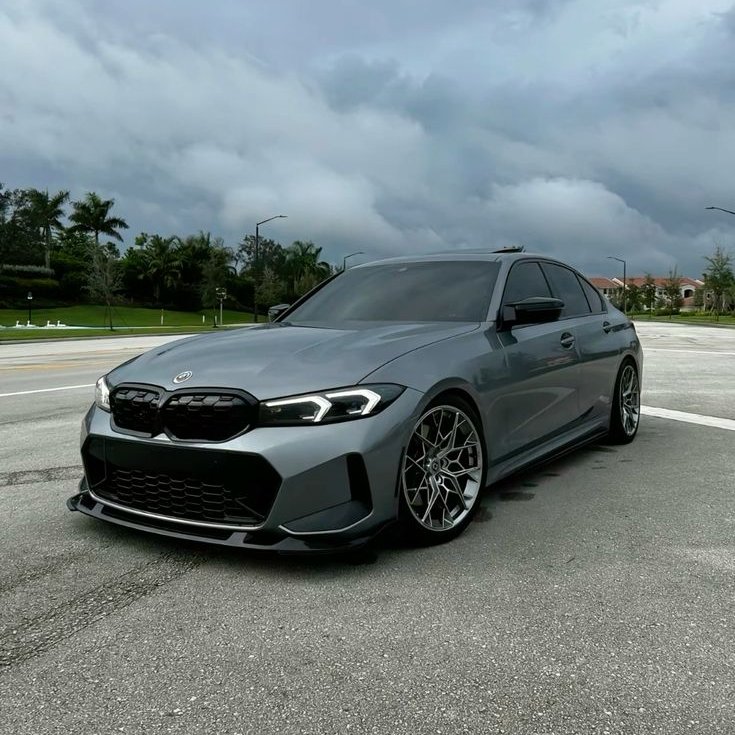 Those wheels are a work of art, but they’re even better when they’re a blur at 100 mph. 🛞