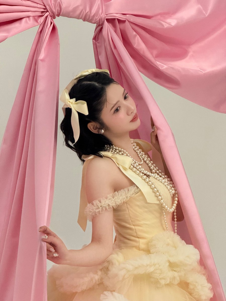 FRUITS ZIPPER すきくじ　鎮西寿々歌 見返り美人タペストリー　S賞 すきくじ　鎮西寿々歌 ZIPPER FRUITS 見返り美人タペストリー　S賞