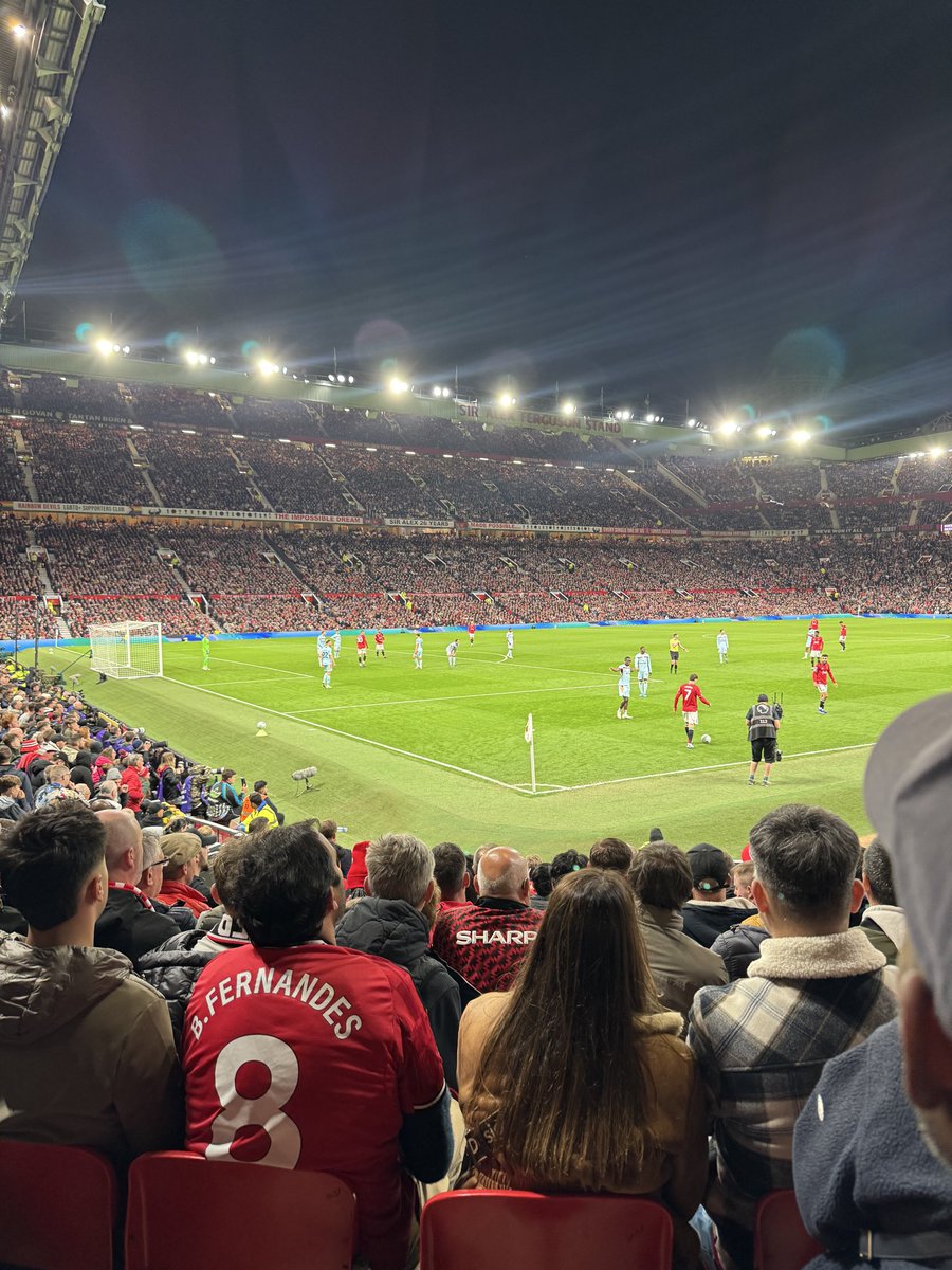 itsdecss's tweet photo. bury me in the stretford end. manchester with my brother @Odumodublvck_ ❤️ https://t.co/RrQKwxfIhF