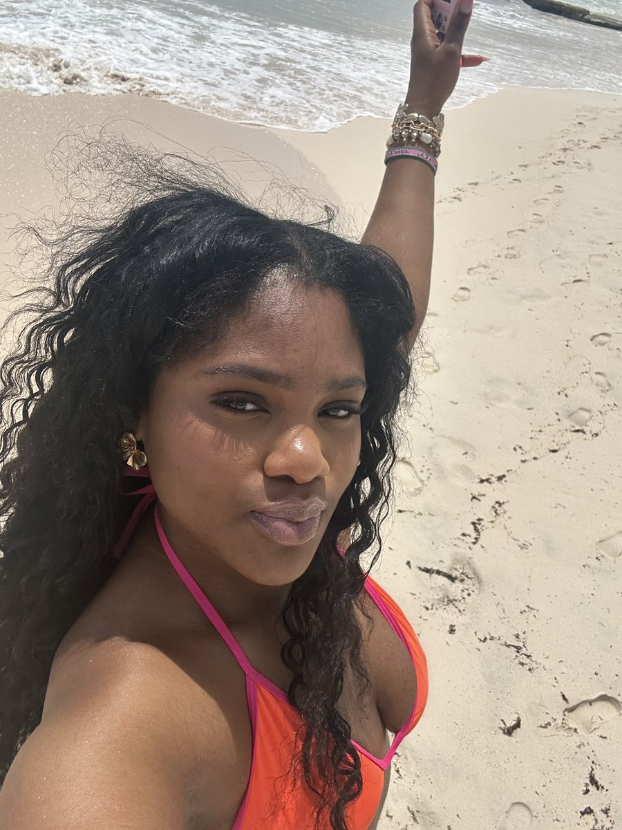 Ms. Jamaican🇯🇲 tweet media