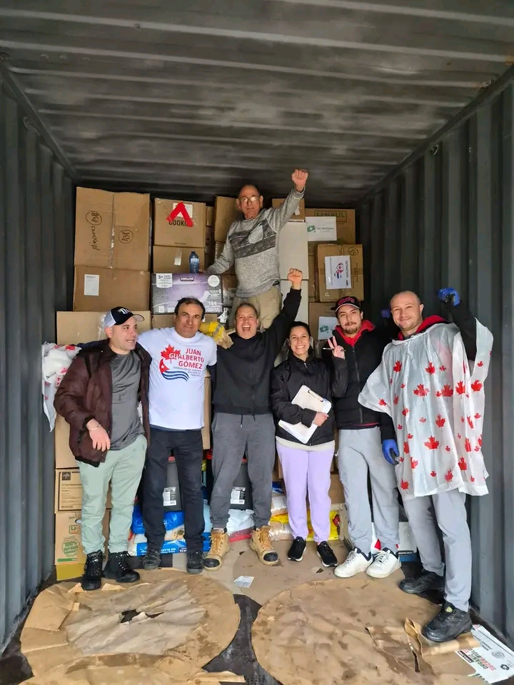 BrunoRguezP's tweet image. Cubanos residentes en el exterior, familiares y amigos solidarios alzaron sus voces por #Cuba en más de una docena de países, durante la Jornada Internacional contra el bloqueo de EEUU este fin de semana.

Caravanas, manifestaciones, acopio de donativos para enviar a nuestro país