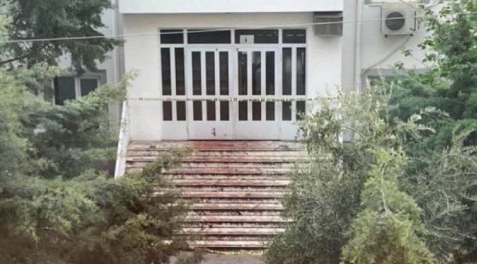 deachiwt's tweet photo. 13 gün önce Kahramanmaraş'ta yapılan okul katliamında içerisinde bir öğretmen de olan 10 kişi öldürüldü, 13 kişi ise yaralandı.
unutma, unutturma. https://t.co/weWPIRcdMb