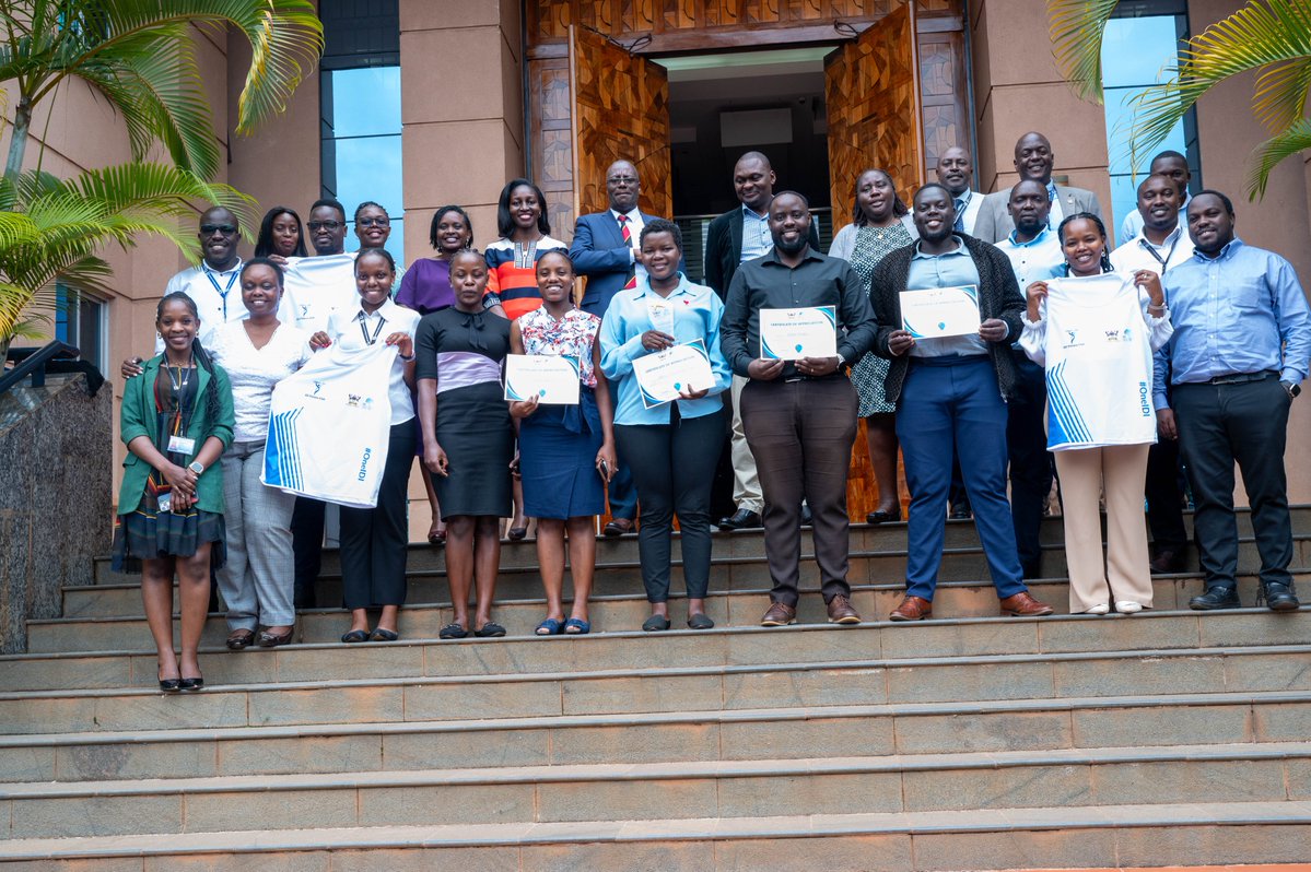 IDIMakerere's tweet image. 3/3
The day ended on a high note with a 3km and 5km staff fitness walk, led by our Executive Director, Dr Andrew Kambugu. Because a healthy mind starts with a healthy body.
#OneIDI #PhysicalActivity #MentalWellbeing #IDI