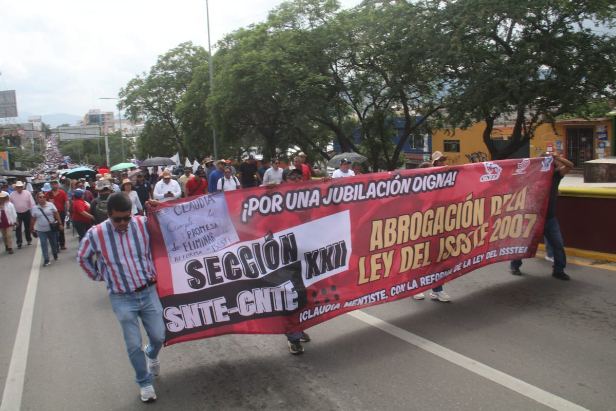 nvinoticiasoax's tweet image. 🚨 Maestros exigen aumento del 100% 😳
La Sección 22 también pide aguinaldo de 120 días y abrogar la Ley del ISSSTE.
El pliego sacude el panorama laboral en Oaxaca.

👉 [nvinoticias.com]
❤️ Like | 💬 Comenta | 🔁 Comparte | 🔔 Sigue

¿Justo o excesivo?
#ÚltimaHora #Oaxaca