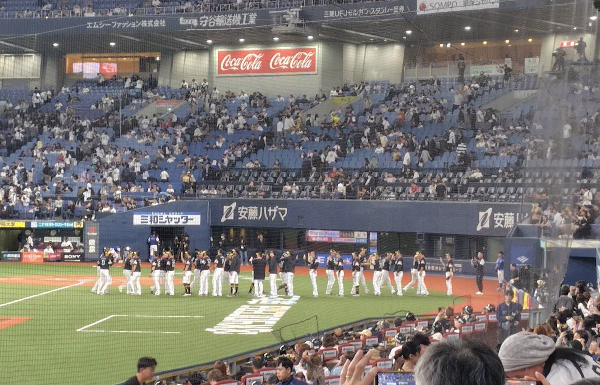 k_piropyro_d's tweet photo. 晃の勝ち越しからあれよあれよと点が入り栗原のダメ押し3ランの猛攻で最高に楽しい終盤やった🥳✌️🎊
マイ初戦勝利○✨
#sbhawks https://t.co/ZhLdK3KIn5