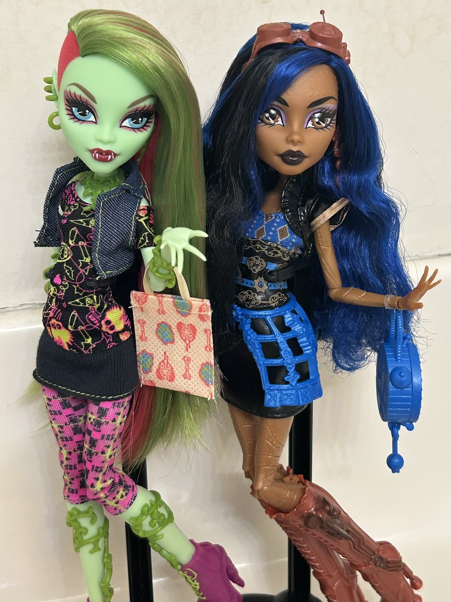 ♡ 𝓢𝔂𝓶𝓸𝓷𝓮𝓮 ♡ tweet media