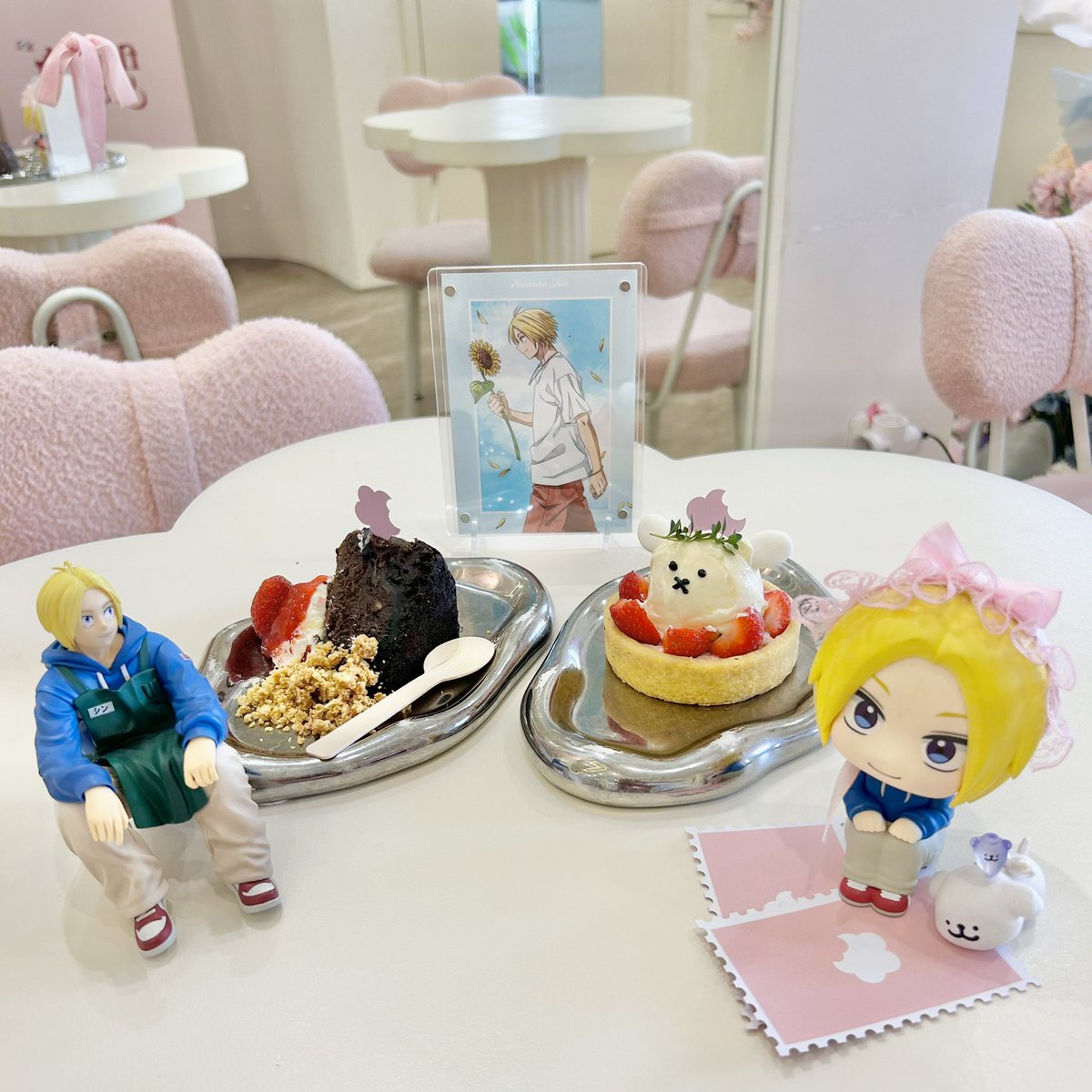 today agenda: pretty cakes with my pretty boy🍰🎀