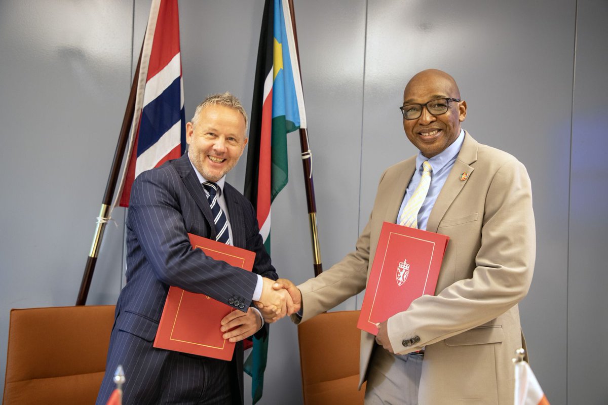 UNFPASouthSudan's tweet image. Norway reaffirms commitment to women's health in #SouthSudan by contributing additional 30 million Norwegian Kroner to @UNFPA for Obstetric Fistula management
 
🙏 Norway's long term #Partnership underscores meaningful collaboration for the wellbeing of women &amp;amp; girls. #EndFistula