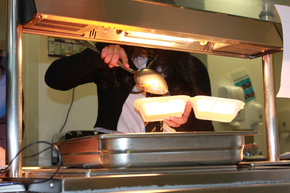 clydebankhigh's tweet image. Congratulations to our S2 pupil, Paola , whose winning dish from the S2 Pasta Challenge, cheesy tomato and chicken spaghetti, was proudly sold in the school canteen today.

#S2Success #PastaChallenge #StudentAchievement #SchoolCantee