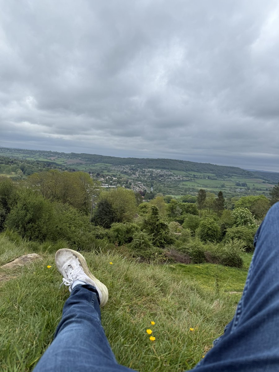 Freyrlife's tweet photo. Solsbury Hill, Bath today https://t.co/Pb1xiGsIA7