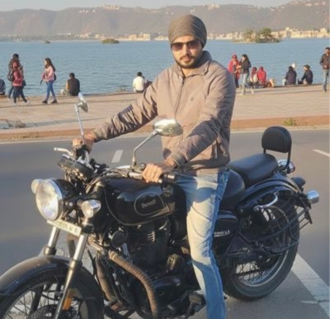 विनय पंडित tweet media