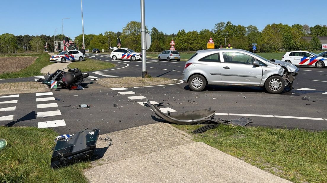 Botsing tussen motor en auto in America, motorrijder gewond