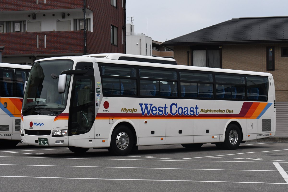 走る鉄バス tweet media