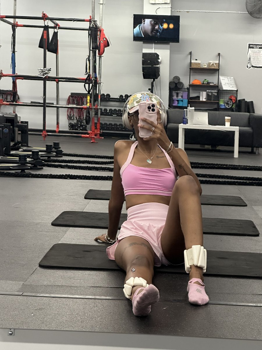 princess morbucks tweet media