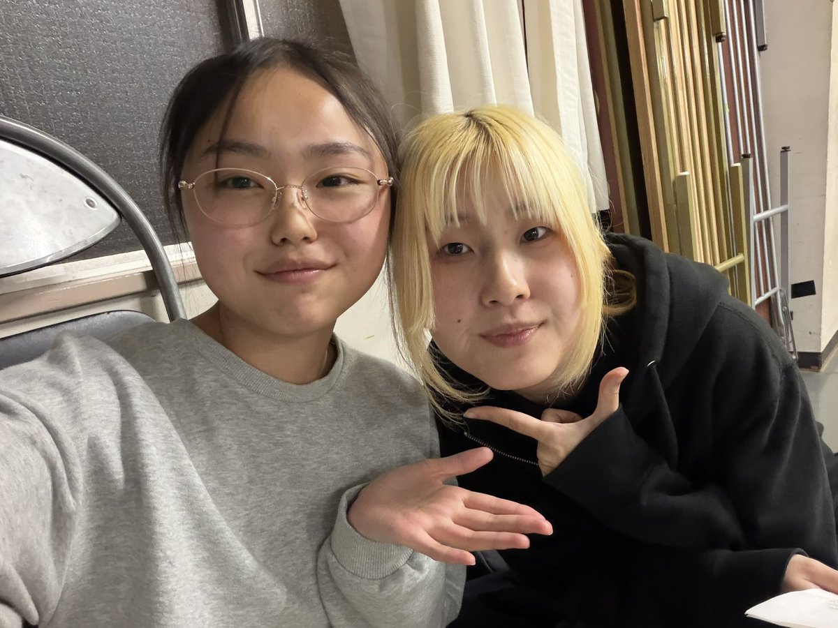 今日も稽古でした🙂‍↕️
みおさんがお写真撮ってくれたー🫣💖
写真撮ろ~ってお声がけしてくれて大感謝です。でもすぐ携帯出せなくて、ああやっぱりこれだ絶対にこれだ写真撮らずに終わる原因は‼️となってます😺