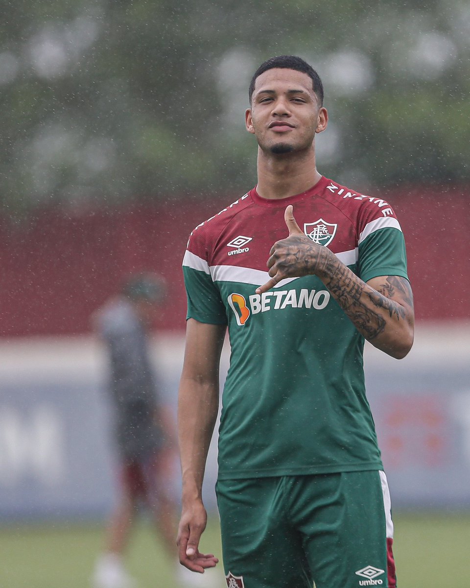 gostosos no futebol tweet media