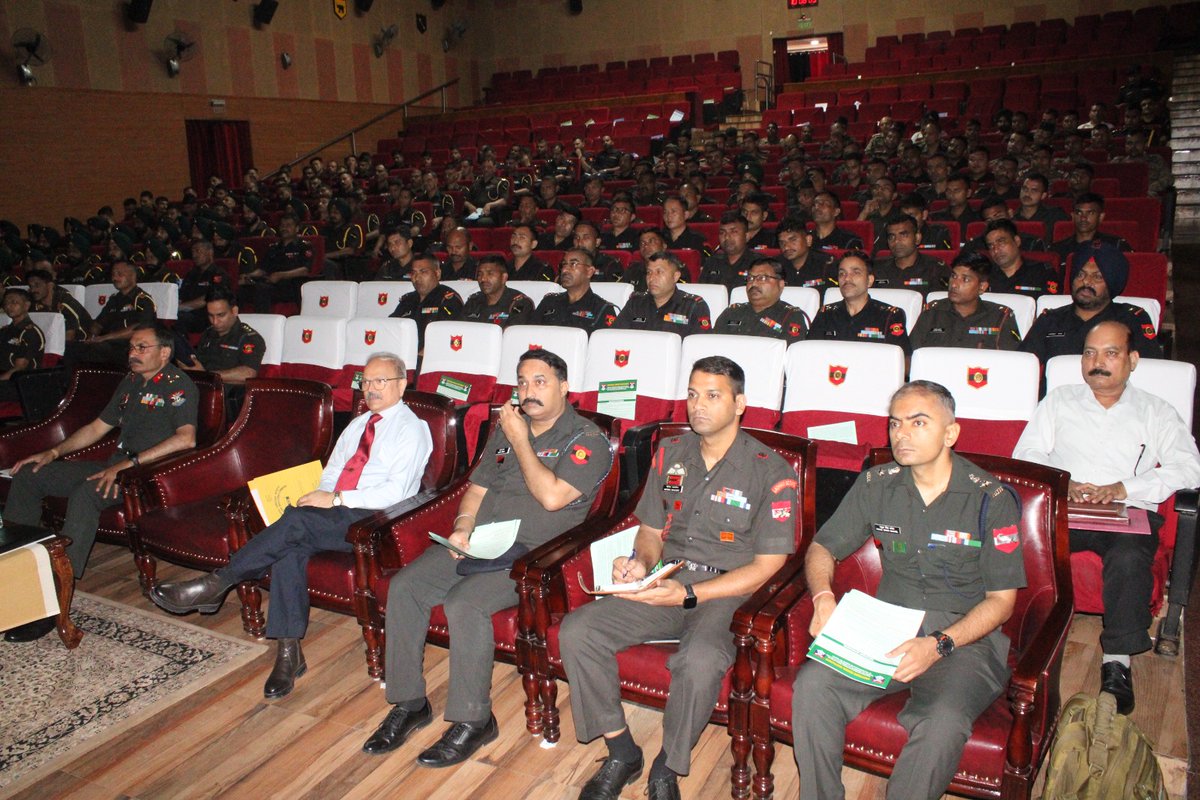 dgrIndia's tweet image. In continuation of #DGR’s efforts to spread awareness on resettlement opportunities, DRZ (West), in coordination with PH &amp;amp; HP (I) Sub Area,conducted a lecture at Chandimandir Mil Stn.

11 Offrs, 57 JCOs &amp;amp; 200 OR attended. Brig Sudhir Malik delivered the concluding remarks.
@adgpi