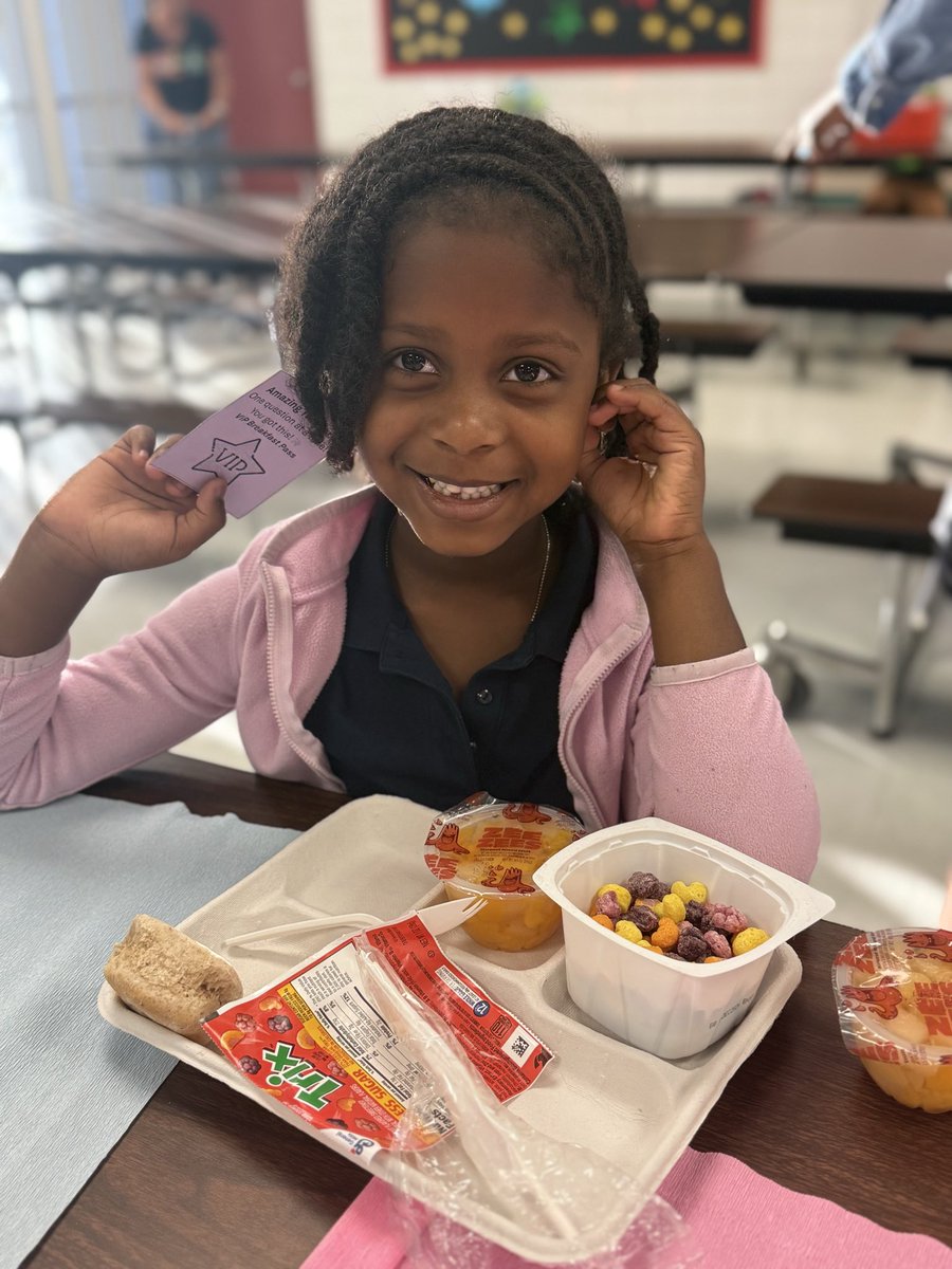 principalpse's tweet photo. Testing season starts with a sprinkle of magic ✨ and VIP treatment! So proud and excited for our students to show what they know @rocio_more617 @Gurreonero_MG https://t.co/M5UmLi2jmG