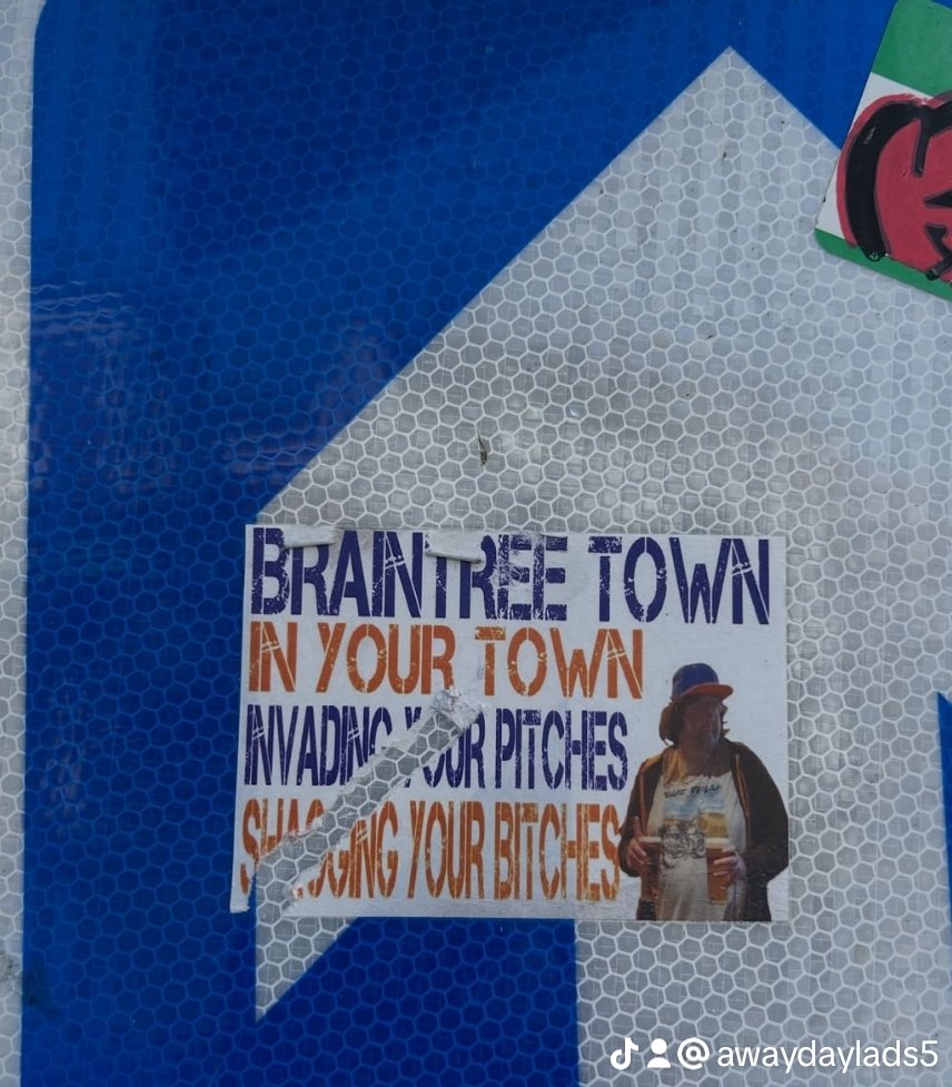 awaydayladsfs's tweet image. apperantly braintree town lads are top shaggers.

#braintree #shaggers #stickers #onthepitch #braintreetown