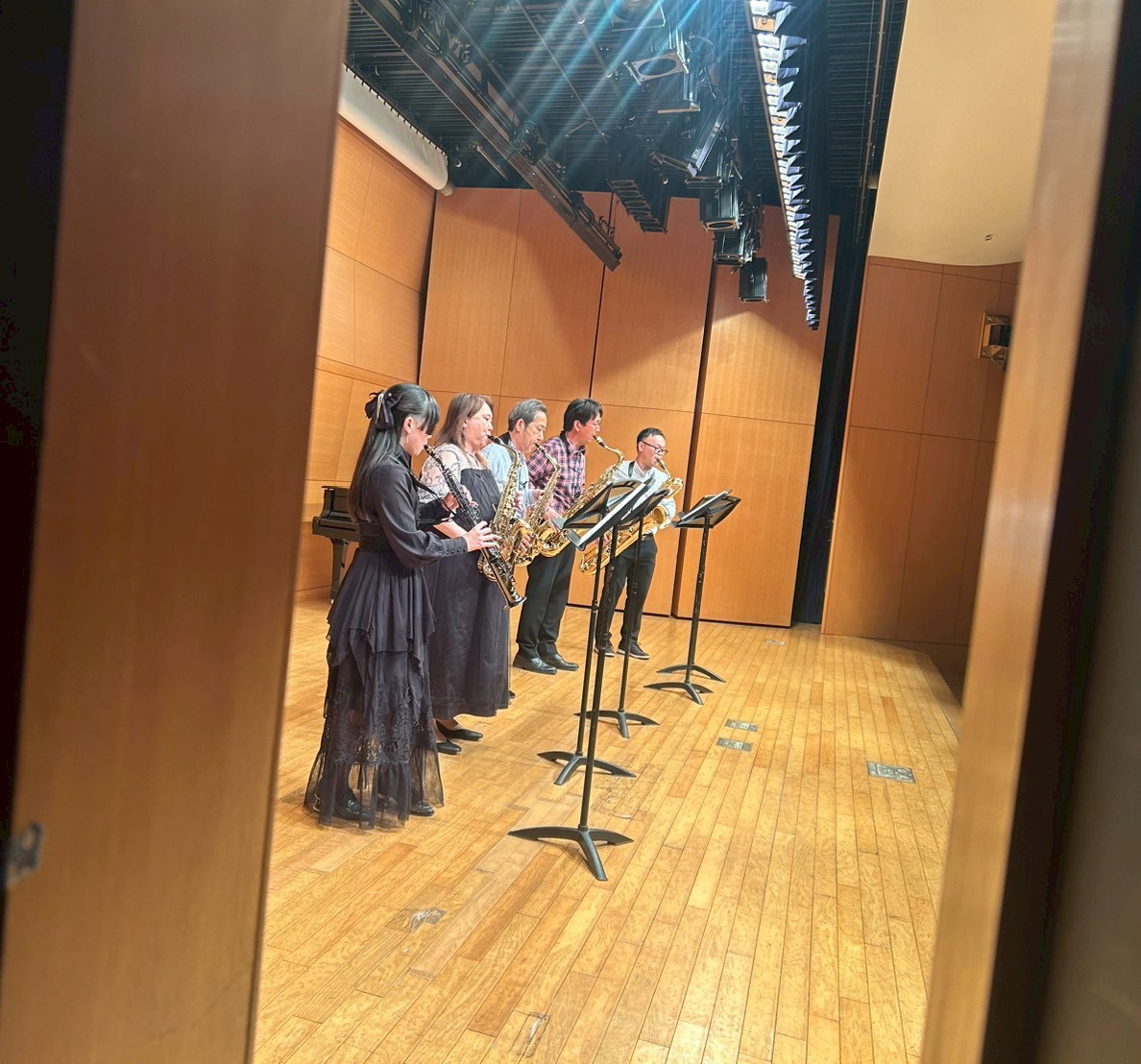 tetto_wind's tweet photo. 一昨日はソロ・アンサンブル発表会でした✨
今年もPRIEM WIND ENSEMBLEさん、東埼玉吹奏楽団さんにもご参加いただき、ゲストピアニストには佐久間晃子さんをお迎えし、ピアノ伴奏をしていただきました🥰

みんな緊張しつつも楽しんている雰囲気が伝わってきて、全部で24曲もあったのに、あっという間😳 https://t.co/buOldpQiyy