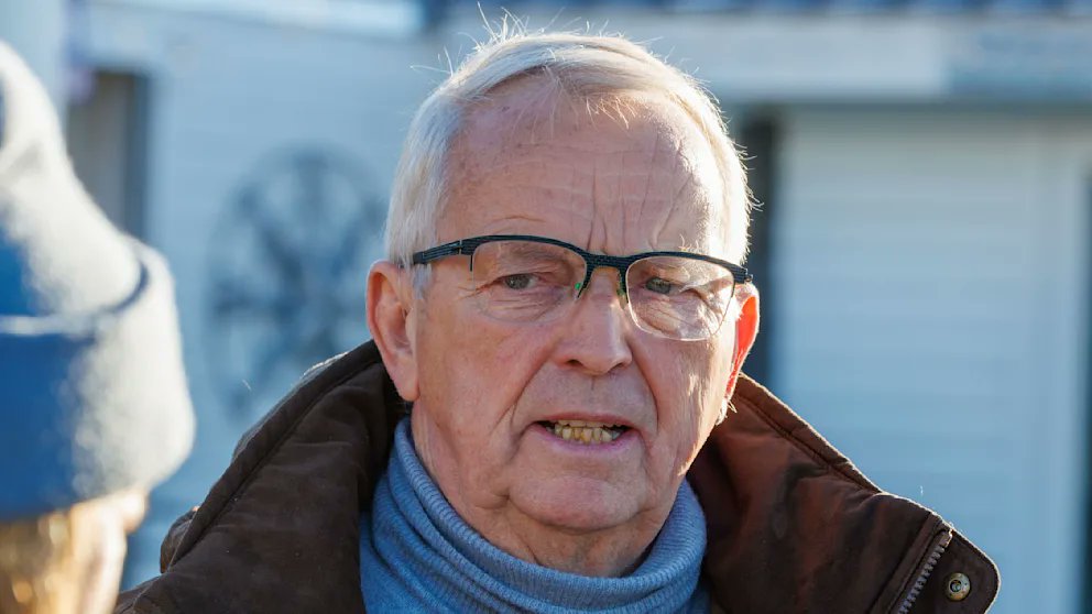 aphrodithe's tweet photo. ▶️Backhaus: „Er fühlt sich in Barge pudelwohl“
Zu #Timmys Zustand in seinem schwimmenden Bett sagte Backhaus: „Er fühlt sich in der Barge pudelwohl, das habe ich genau gesehen.“
Gute Reise , mein Großer ! 🐳❤️💙🙏 https://t.co/hfRh7GUioO