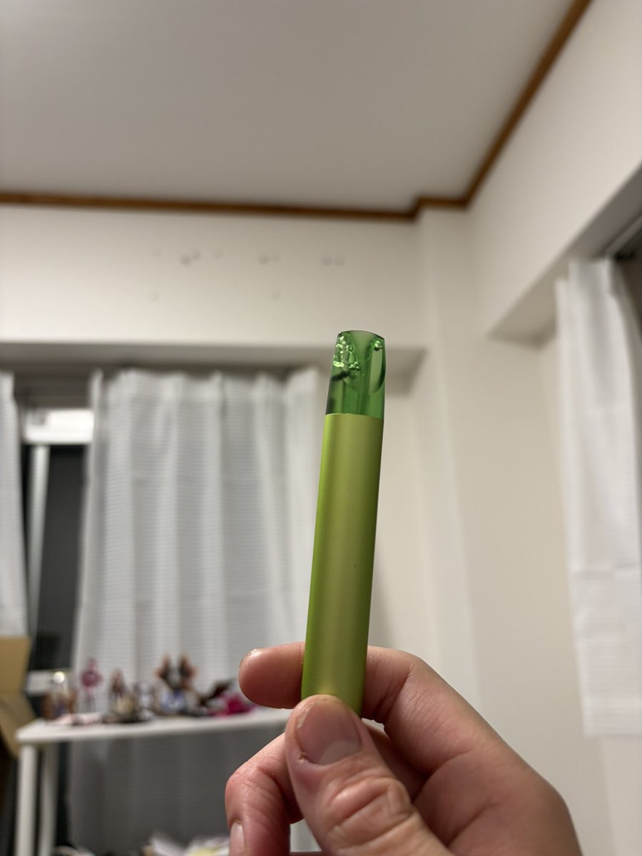 試しにコンビニのやっすいVAPE買ってみたけど甘ったるすぎて