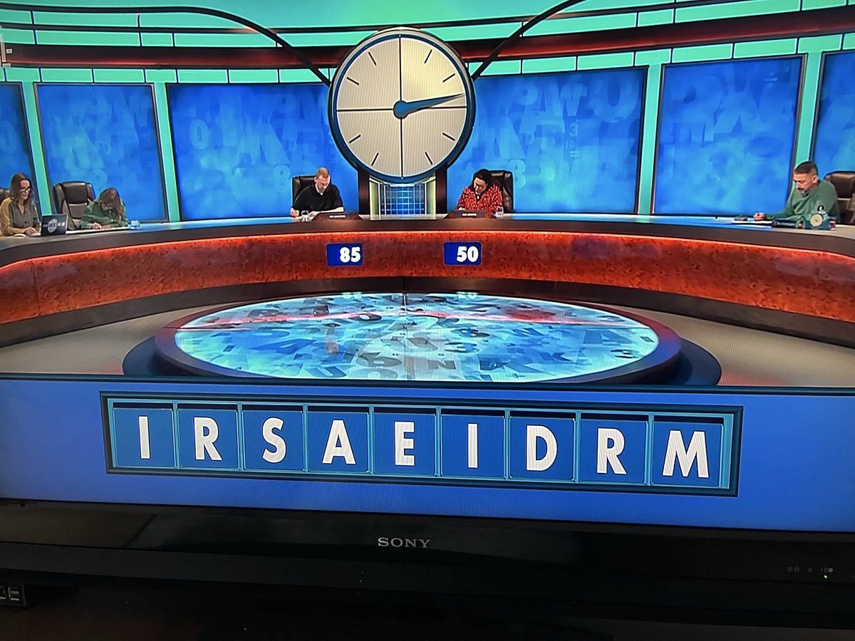 digitalplantpot's tweet image. Some fucking dodgy letters on #countdown today 😂🙈