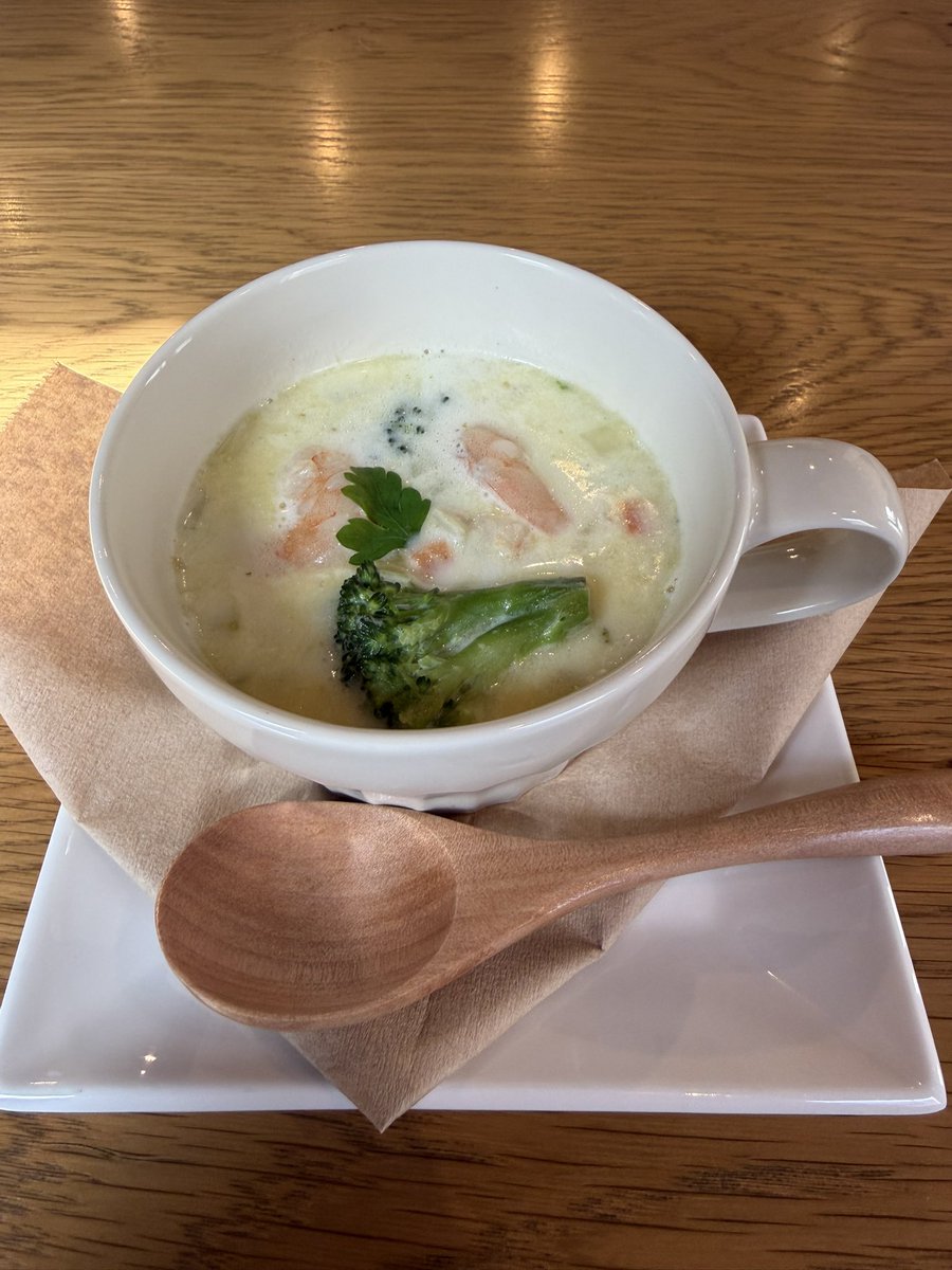 チロくま チえり tweet media