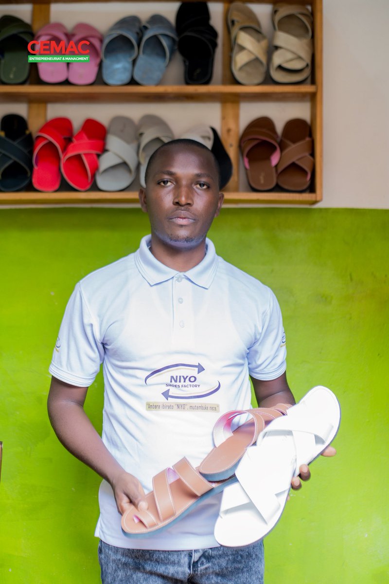 CEMAC_BU's tweet photo. Willy Dir. de NIYO SHOES Factory,qui fabrique des chaussures pr femmes,hommes &amp; enfants,l'entreprise étant située à Gitega. Il a été accompagné par #CEMAC dans la formalisation de son entreprise &amp;autres services pendant plus de 2ans. Willy se réjouit aujourd'hui de sa progression https://t.co/eBTuKb70GS