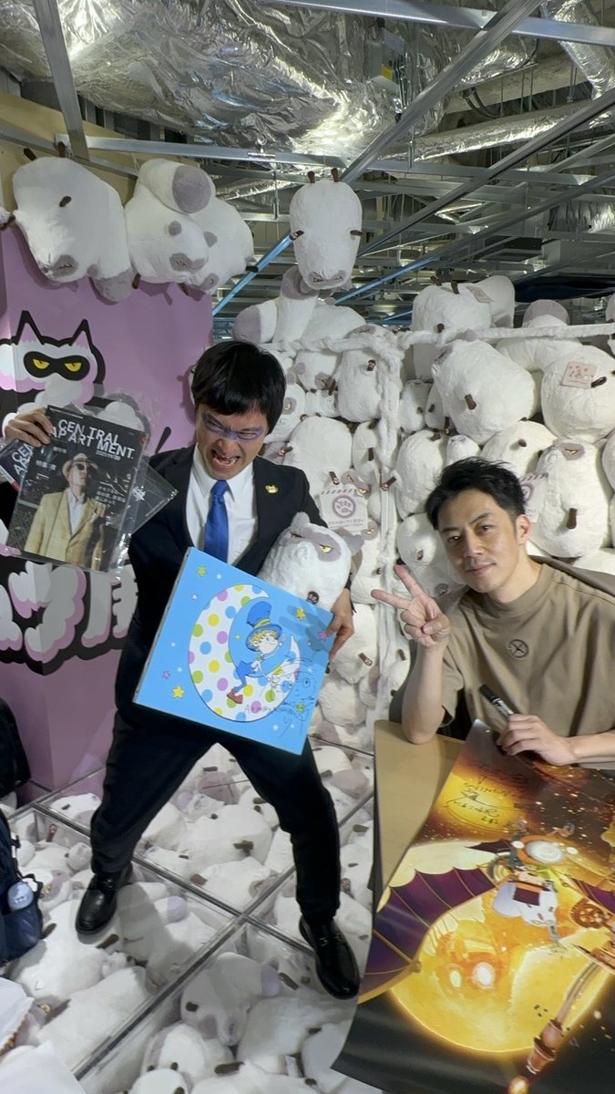 えんとつ町のプペルの西野亮廣さんのアートパネルにサイン描いてもらいましたー！半沢モフで猫の恩返しだ！
原宿ハラカドの熱気とお客さんの交流がめちゃ優しかった(￣▽￣)
#西野亮廣 #えんとつ町のプペル