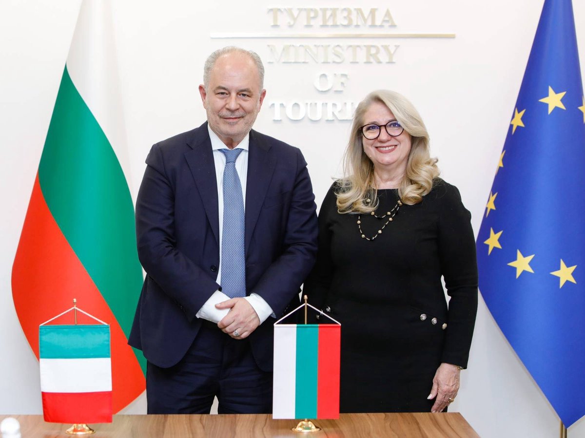 Italy in Bulgaria tweet media