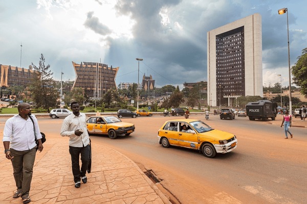 Unpopular take: the yellow taxi colour makes our cities look dirty. Wight would be much better.