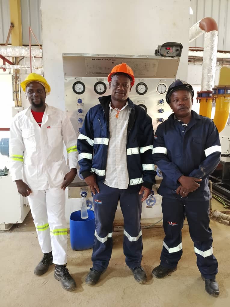 UniversalBoschi's tweet photo. Mission accomplished! 💪 Our team has successfully commissioned a 130 M³/hr Oxygen Gas Plant. Proud of the engineers who make it happen every time. Start your own Oxygen business today 👇 🌐 https://t.co/1xHssY9GAU  #OxygenPlant #UniversalBoschi https://t.co/AuMWtv5MDD