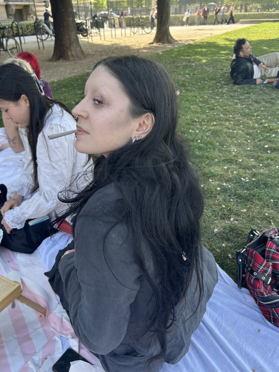UkrainianBimbo tweet media