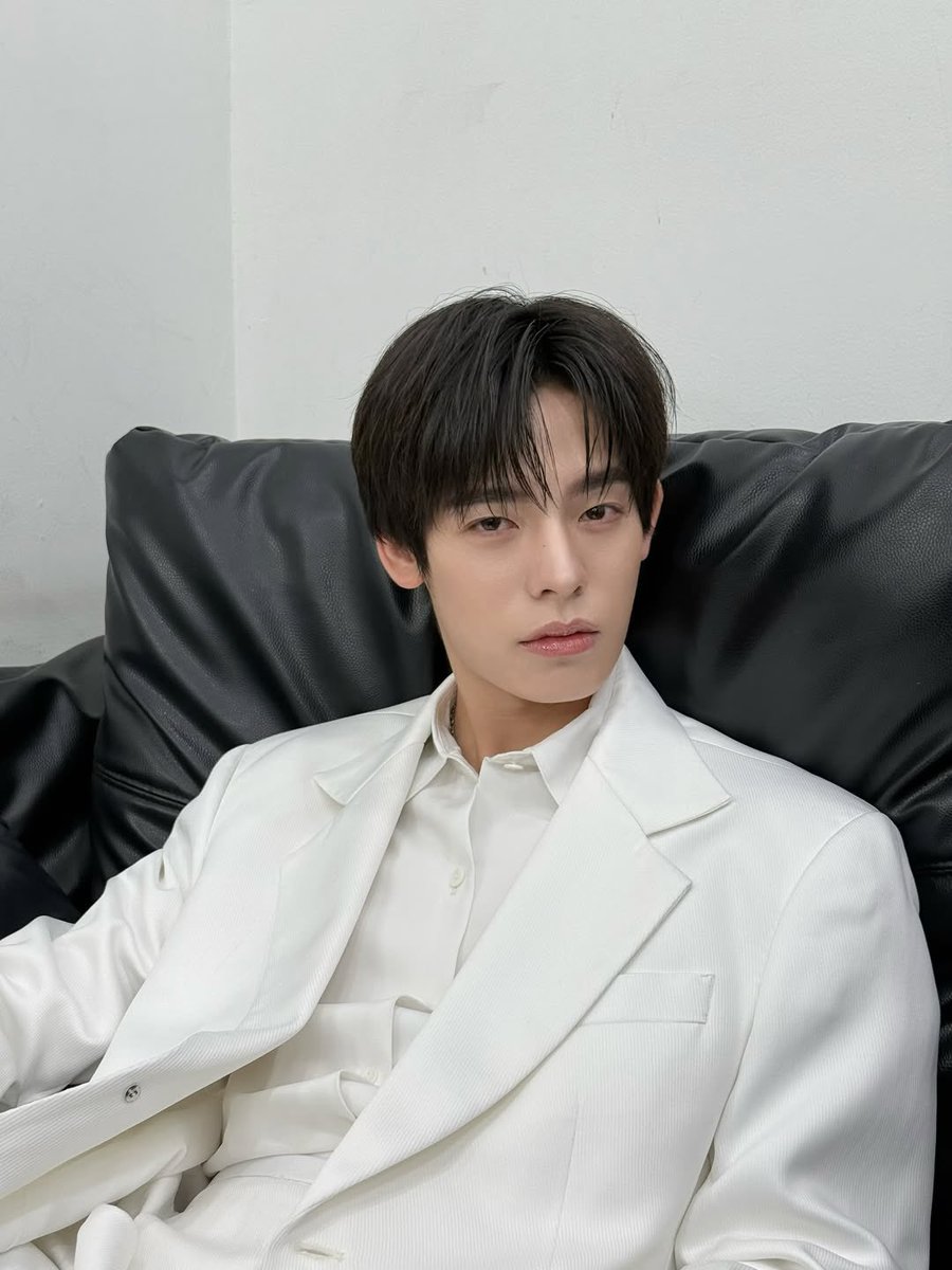 นด🐰◡̈ tweet media