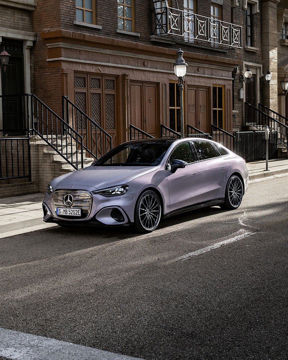 MercedesBenzGR's tweet photo. Σε έναν κόσμο γεμάτο υποσχέσεις, μόνο εκείνη οδηγεί την καινοτομία.
Η νέα, αμιγώς ηλεκτρική C-Class φέρνει μαζί της ό,τι έχει μια Mercedes-Benz: τεχνολογία αιχμής, προηγμένη ψηφιακή εμπειρία και άνεση που σε κάνει να νιώθεις από την πρώτη στιγμή οικεία.

#MercedesBenz #CClass https://t.co/DYuY8KenZ4