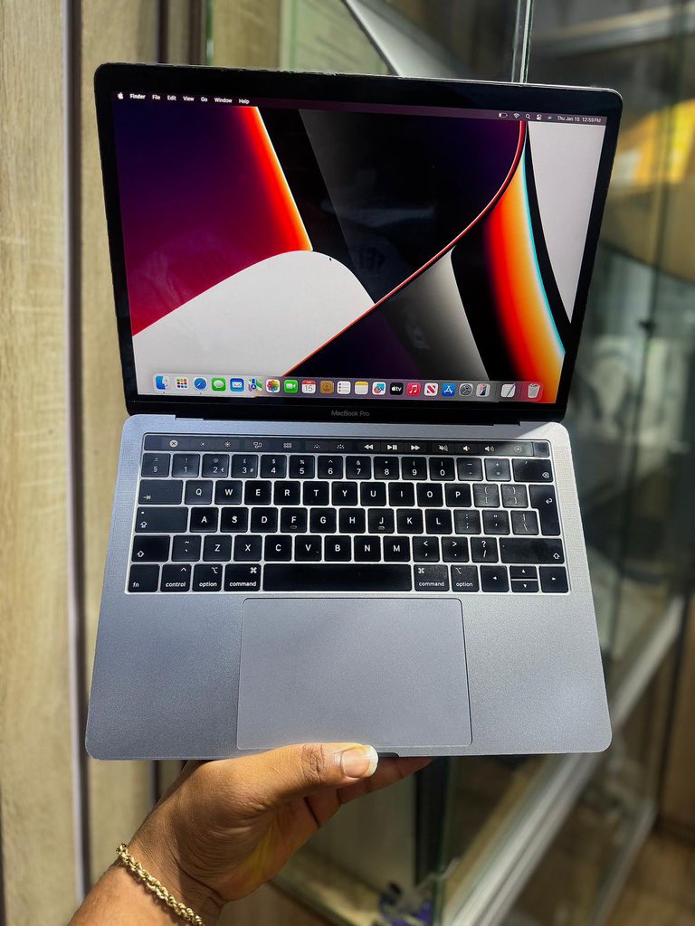 MACBOOK PRO 2019 13”

CORE i5 | 8GB RAM || 512GB SSD || TOUCH BAR || TOUCH ID

🏷️: ₦620k