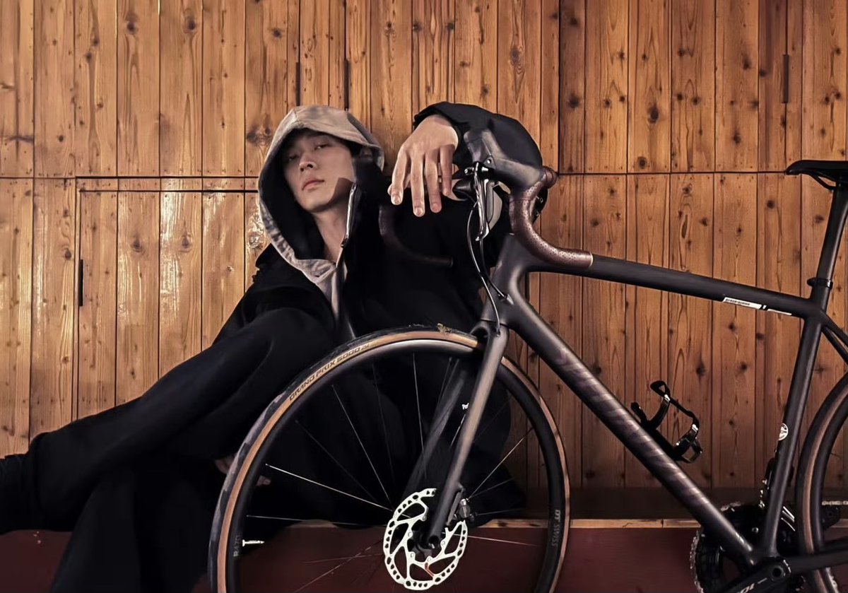 บันทึกสีเงิน tweet media