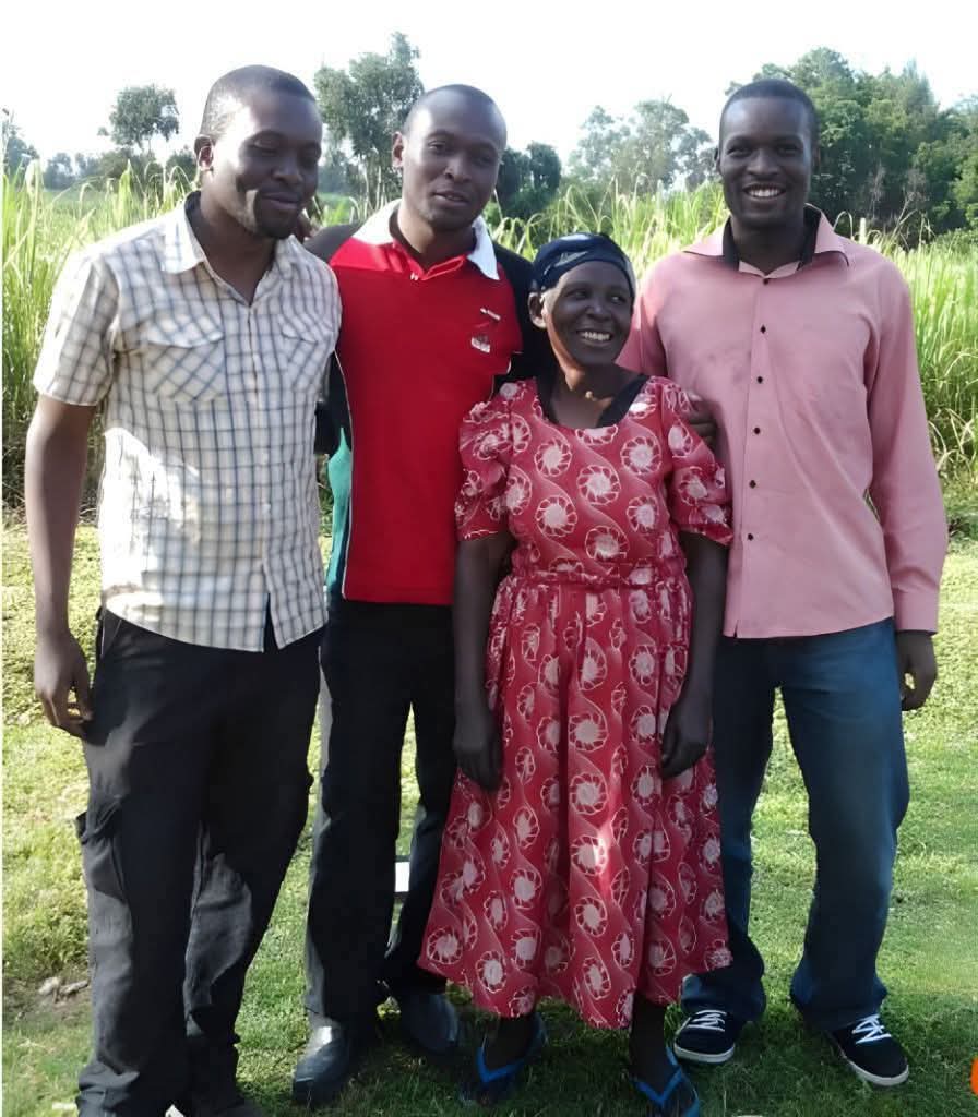 AlinurMohamed_'s tweet photo. Humble Nairobi Senator Edwin Sifuna, with his two Brothers and their mother in Kanduyi, Bungoma County, before Raila Odinga groomed him. https://t.co/yfYrbceNqB