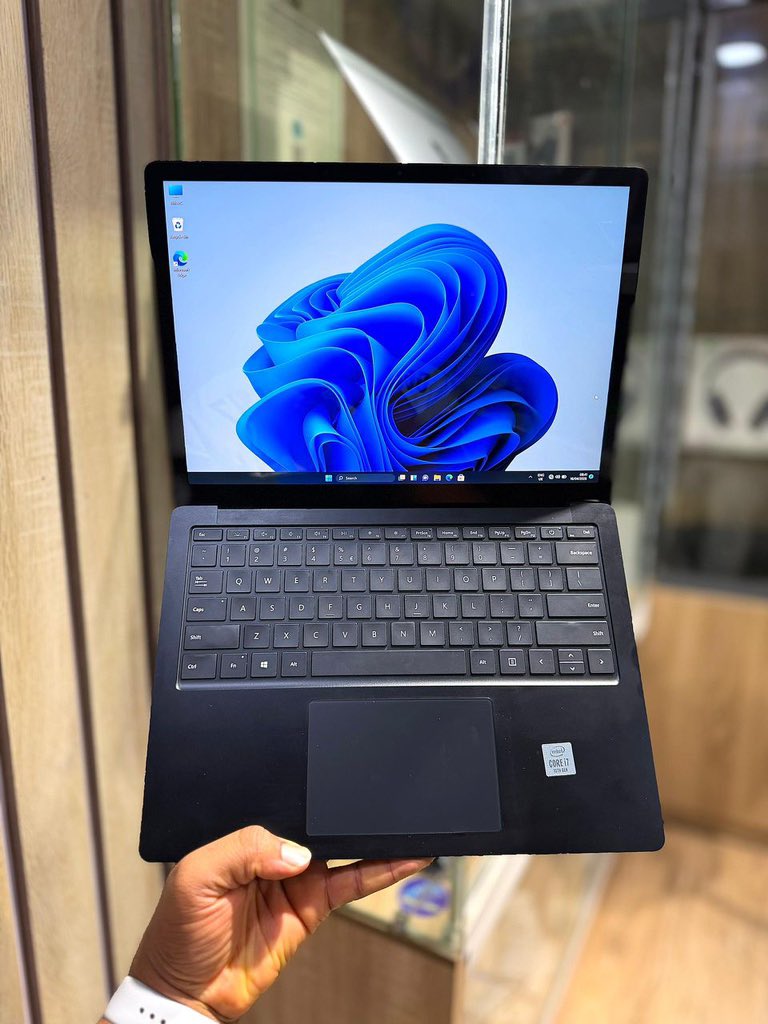 Microsoft Surface Laptop 3 13.5"

PixelSense || Touchscreen Display || 10th Gen Intel || Core i7 || 16GB RAM || 256GB SSD || Intel Iris Plus Graphics || Backlit Keyboard || Face ID || Dual Studio

🏷️: ₦650k