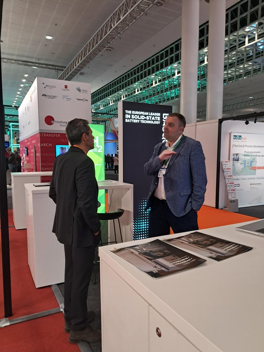 ICEX_'s tweet image. 🚀 España refuerza su posicionamiento industrial en la feria @hannover_messe  (Alemania) 2026.  El Pabellón España de @ICEX cuenta con 17 empresas españolas divididas en dos áreas diferenciadas: #energía y #descarbonización y #digitalización industrial.

🌍 ICEX y la Oficina