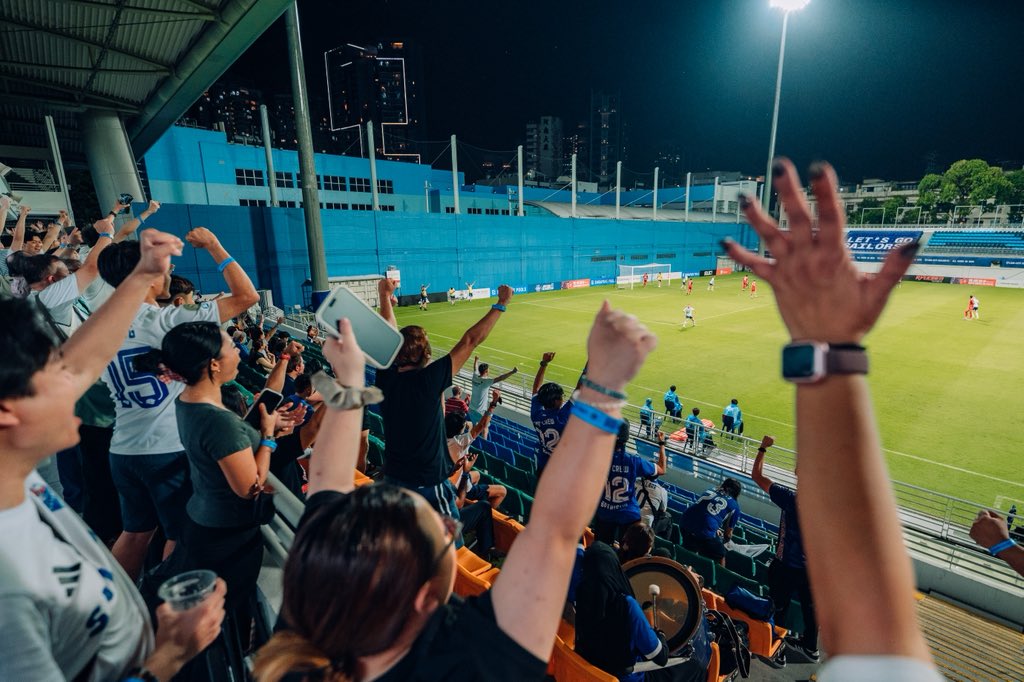 lioncitysailors's tweet image. Thank you fans for showing up in full force at Jalan Besar last night for our #SPL Matchday 17 against Young Lions. 🤍

Through the heavy downpour and the 50-minute delay, you still stayed with us and cheered on the Sailors until the end.
